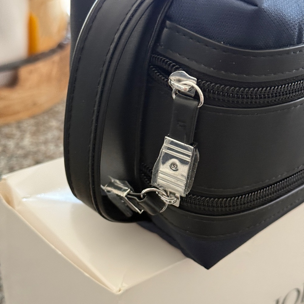 Dior Black Toiletry Bag with Sleek Design and Water-Resistant Material - Picture 3 of 5